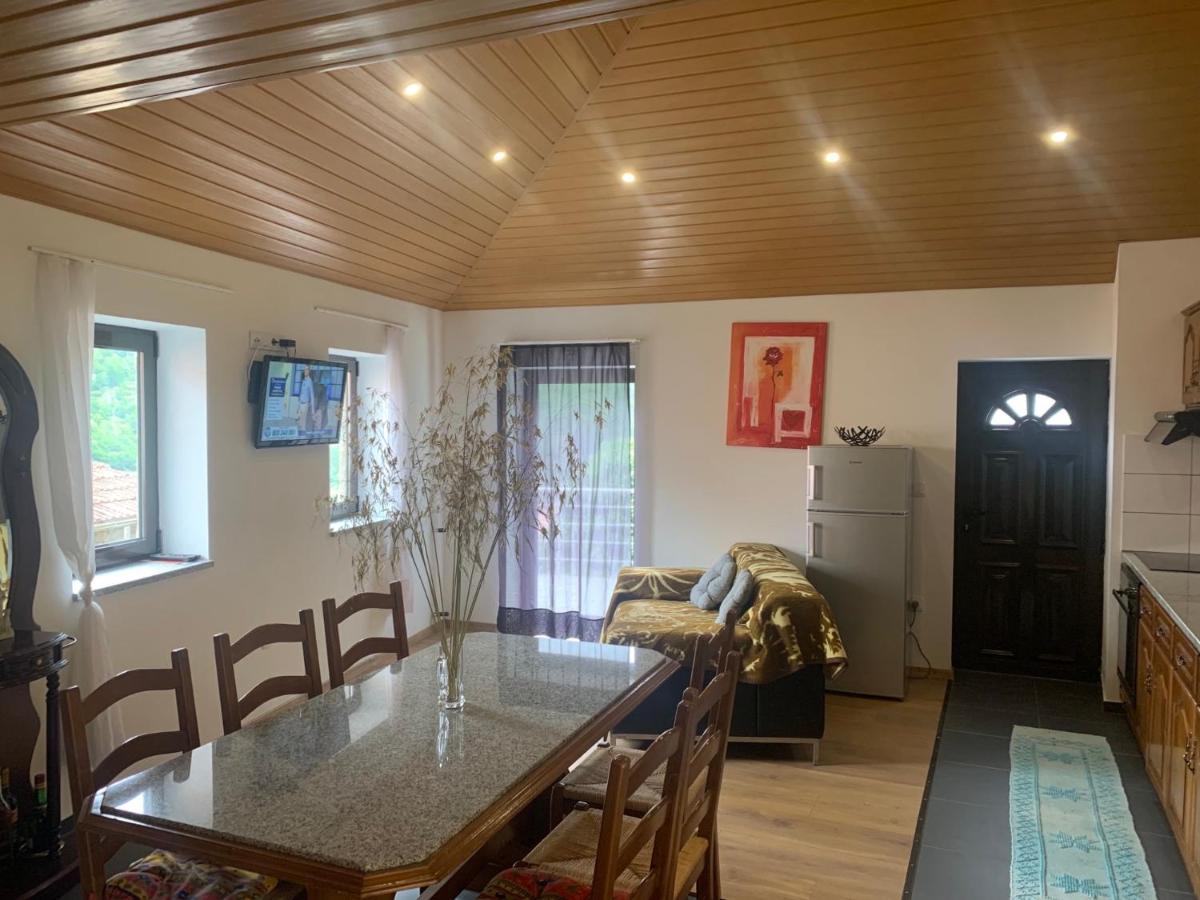 Villa Casa Cima De Vila à Pereira  Extérieur photo
